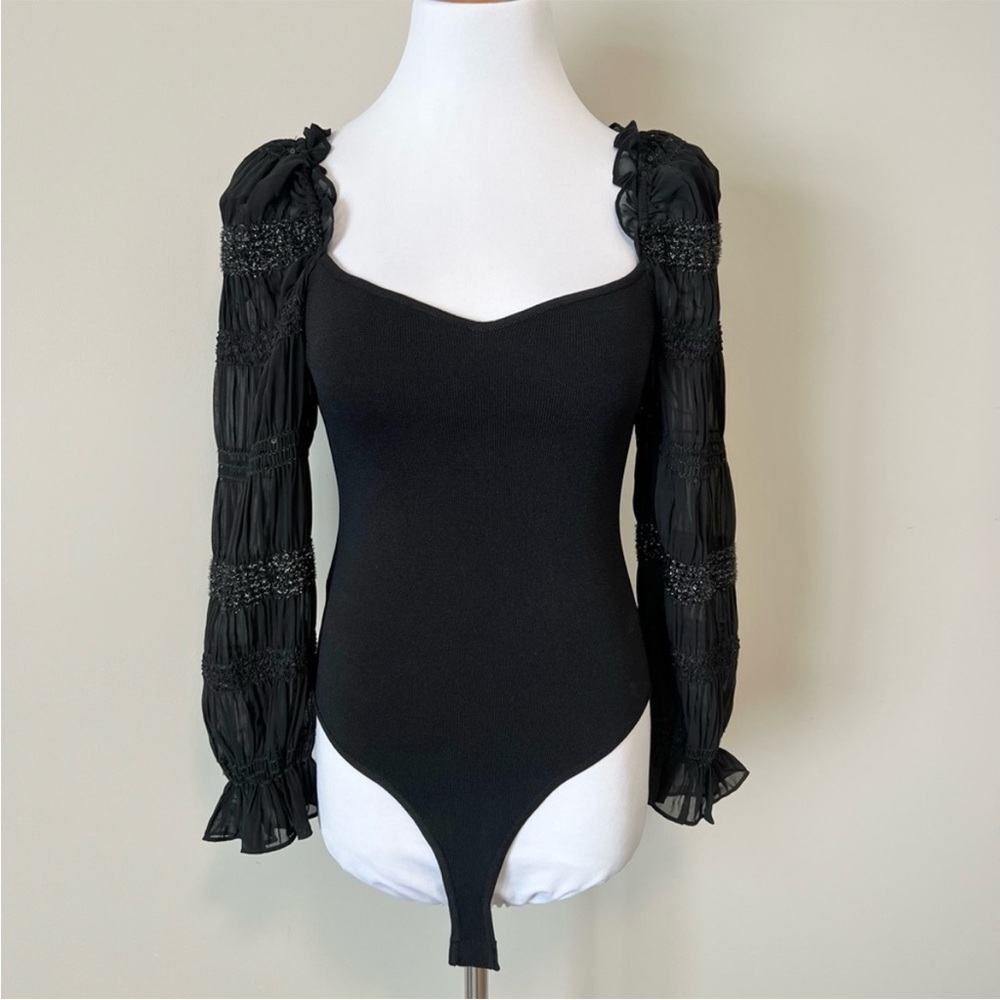 Astr the Label Elegant Black Bodysuit with Gathered Sleeves